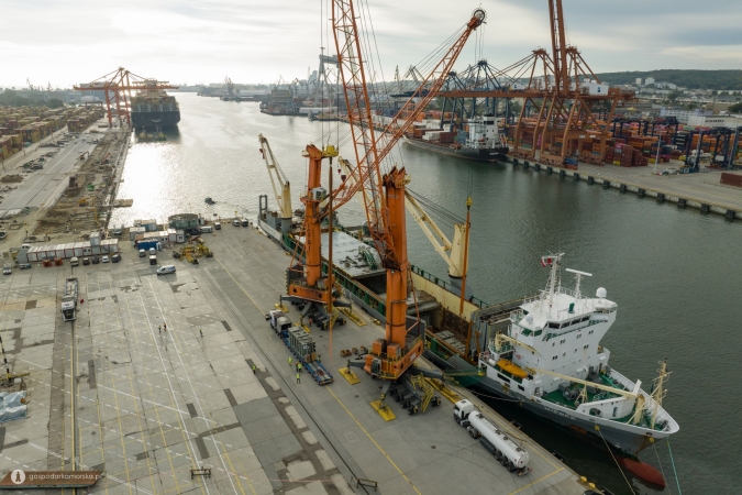 Przeładunki offshore dla Baltic Power zaczęły się od Gdyni i Władysławowa, cz. I-GospodarkaMorska.pl