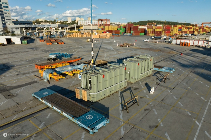 Przeładunki offshore dla Baltic Power zaczęły się od Gdyni i Władysławowa, cz. I-GospodarkaMorska.pl