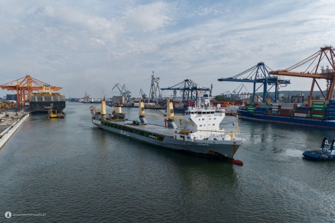 Przeładunki offshore dla Baltic Power zaczęły się od Gdyni i Władysławowa, cz. I-GospodarkaMorska.pl