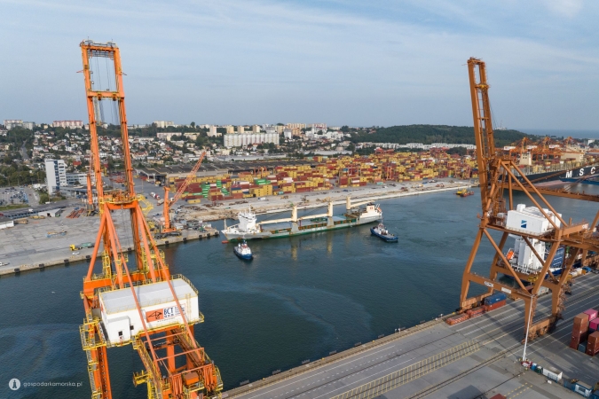 Przeładunki offshore dla Baltic Power zaczęły się od Gdyni i Władysławowa, cz. I-GospodarkaMorska.pl