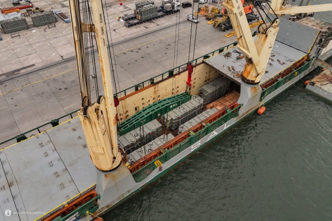 Przeładunki offshore dla Baltic Power zaczęły się od Gdyni i Władysławowa, cz. I-GospodarkaMorska.pl