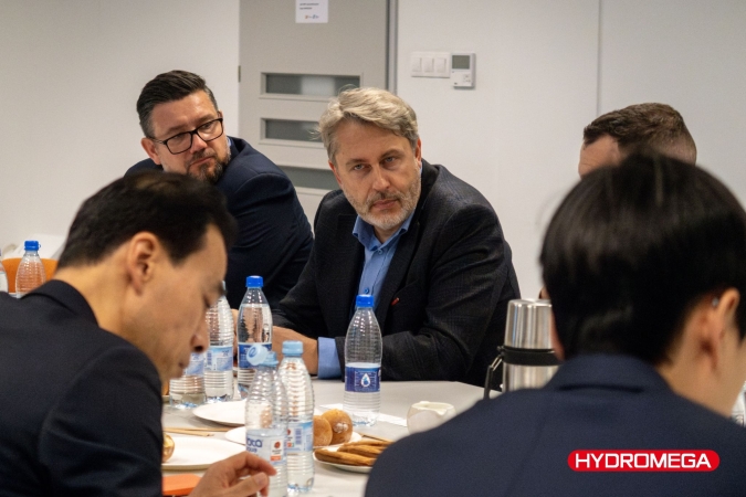 Delegacja Hanwha Ocean z wizytą w Hydromedze-GospodarkaMorska.pl