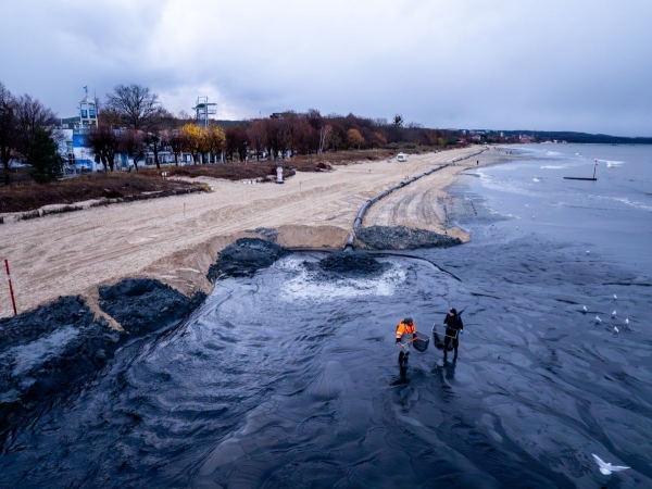 Sopocka plaża poszerzona – zakończono refulację na południe od molo-GospodarkaMorska.pl