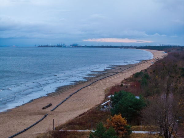Sopocka plaża poszerzona – zakończono refulację na południe od molo-GospodarkaMorska.pl