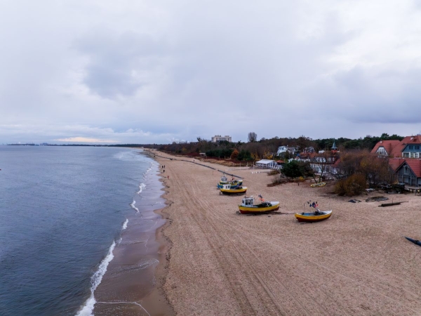 Sopocka plaża poszerzona – zakończono refulację na południe od molo-GospodarkaMorska.pl