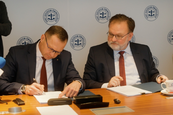 Nowe inwestycje w Porcie Szczecin - trójmiejskie firmy zbudują terminal przeładunkowy-GospodarkaMorska.pl