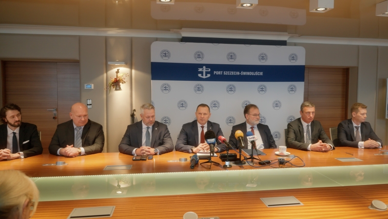 Nowe inwestycje w Porcie Szczecin - trójmiejskie firmy zbudują terminal przeładunkowy-GospodarkaMorska.pl
