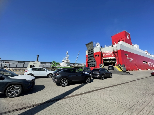 ADAMPOL S.A.: Portowe okno dla samochodów-GospodarkaMorska.pl