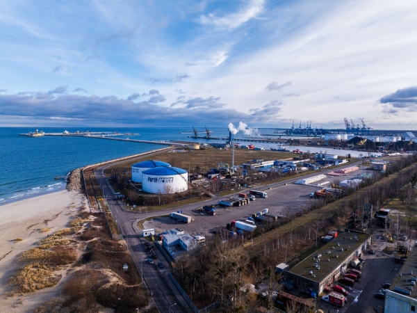 Rafał Trzaskowski w Porcie Gdańsk. Po pierwsze, bezpieczeństwo-GospodarkaMorska.pl