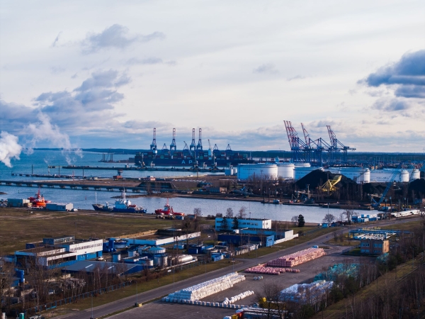 Rafał Trzaskowski w Porcie Gdańsk. Po pierwsze, bezpieczeństwo-GospodarkaMorska.pl