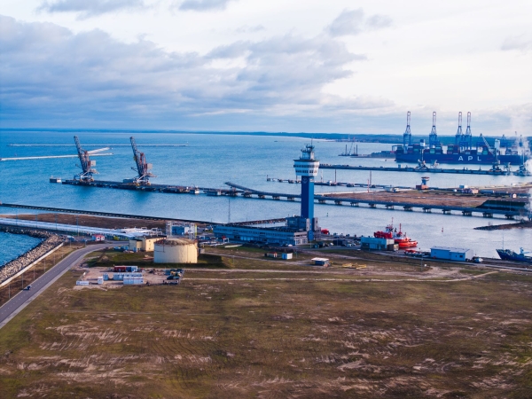 Rafał Trzaskowski w Porcie Gdańsk. Po pierwsze, bezpieczeństwo-GospodarkaMorska.pl