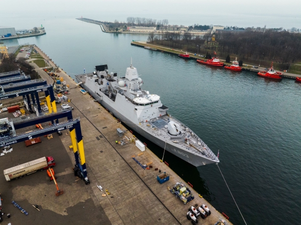 Holenderska wizyta w Porcie Gdańsk. Przybyła fregata HNLMS Tromp-GospodarkaMorska.pl