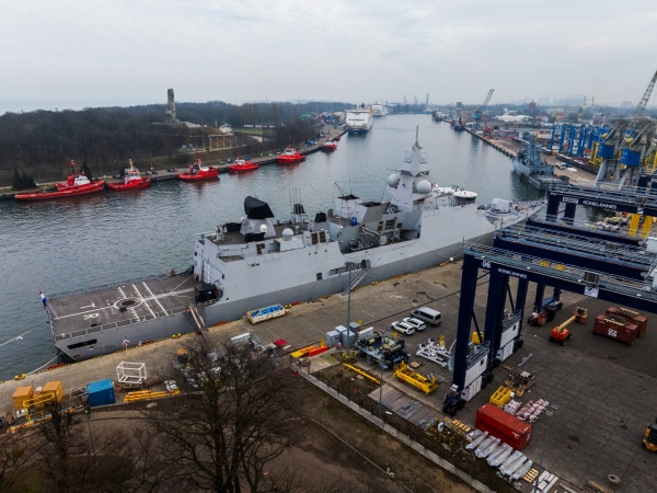 Holenderska wizyta w Porcie Gdańsk. Przybyła fregata HNLMS Tromp-GospodarkaMorska.pl