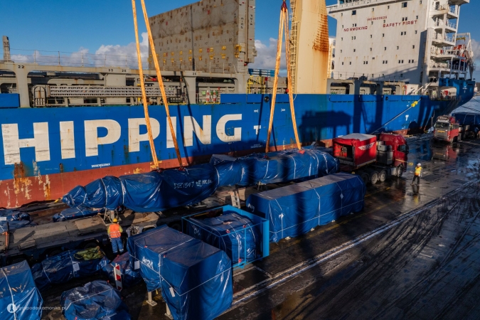 Port Gdańsk: przeładunek maszyny do drążenia najdłuższego tunelu kolejowego w Polsce-GospodarkaMorska.pl