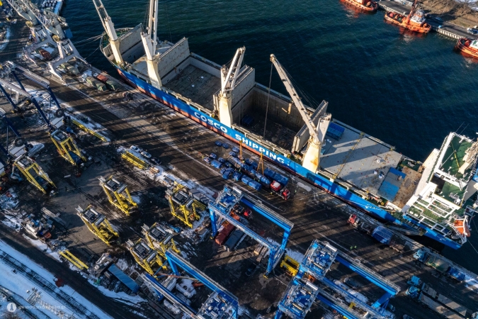 Port Gdańsk: przeładunek maszyny do drążenia najdłuższego tunelu kolejowego w Polsce-GospodarkaMorska.pl