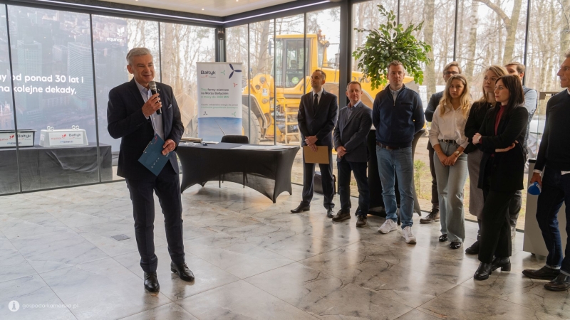 ­Equinor rusza z budową bazy serwisowej w Łebie. Uroczyste wmurowanie kamienia węgielnego-GospodarkaMorska.pl