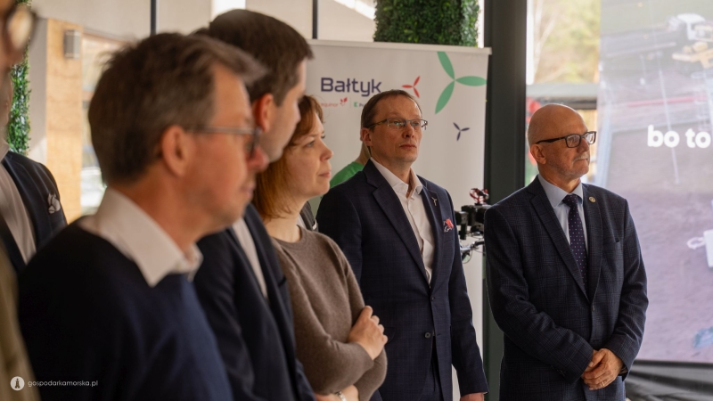 ­Equinor rusza z budową bazy serwisowej w Łebie. Uroczyste wmurowanie kamienia węgielnego-GospodarkaMorska.pl