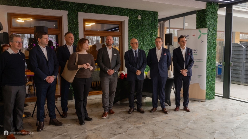 ­Equinor rusza z budową bazy serwisowej w Łebie. Uroczyste wmurowanie kamienia węgielnego-GospodarkaMorska.pl