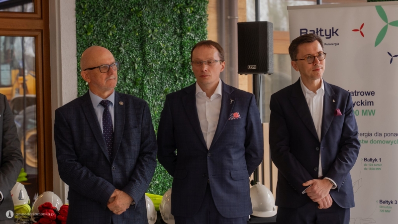 ­Equinor rusza z budową bazy serwisowej w Łebie. Uroczyste wmurowanie kamienia węgielnego-GospodarkaMorska.pl