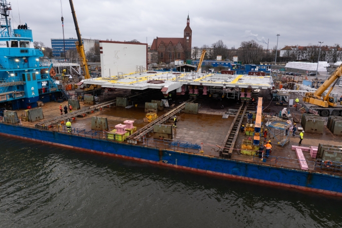 Mostostal. Elementy platformy popłynęły do Norwegii-GospodarkaMorska.pl