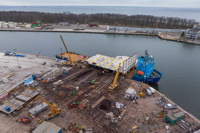 Mostostal. Elementy platformy popłynęły do Norwegii-GospodarkaMorska.pl