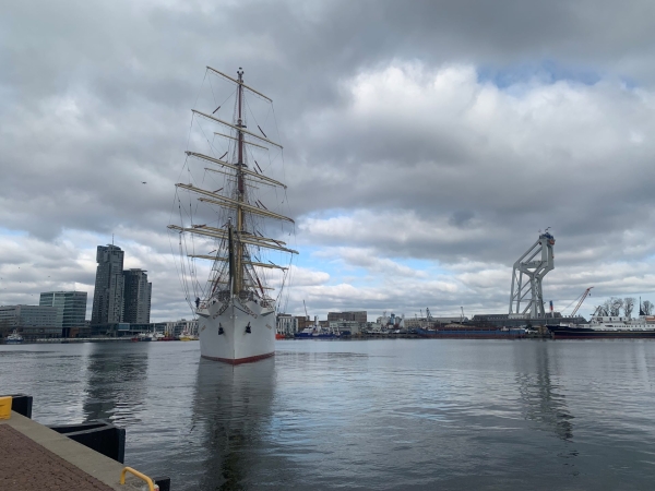 Dar Młodzieży wyrusza w pierwszy rejs w tym roku-GospodarkaMorska.pl