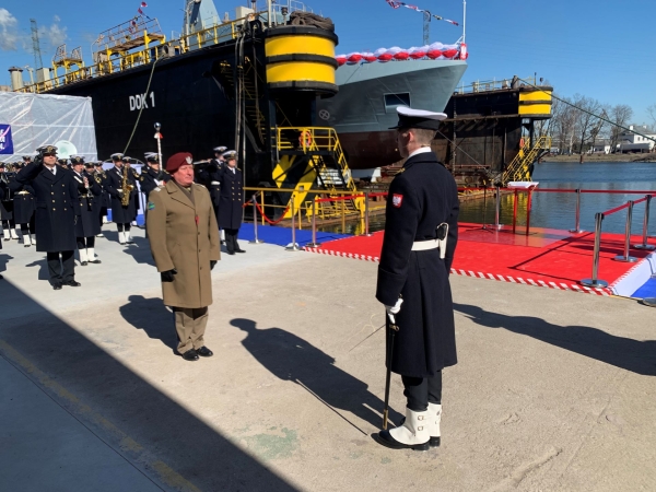 „Nadaję ci imię Rybitwa”. Chrzest i wodowanie kolejnego niszczyciela min dla polskiej Marynarki Wojennej-GospodarkaMorska.pl