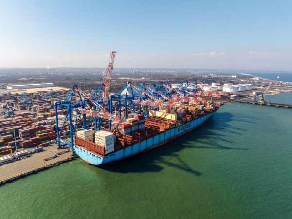 Ostatni kontenerowiec Maersk linii AE10 zawinął do Baltic Hub-GospodarkaMorska.pl