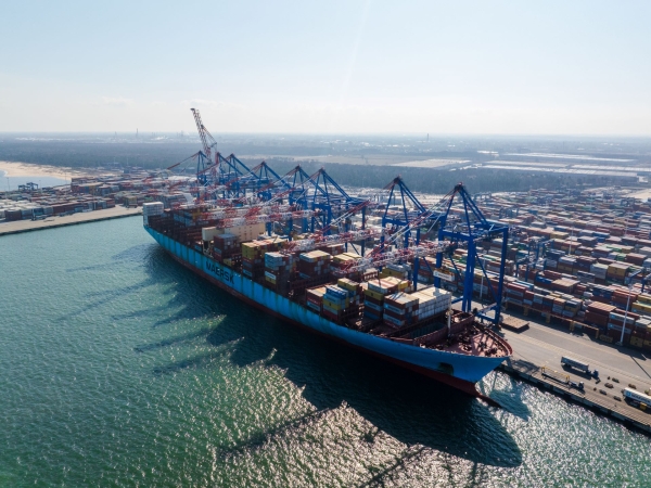 Ostatni kontenerowiec Maersk linii AE10 zawinął do Baltic Hub-GospodarkaMorska.pl