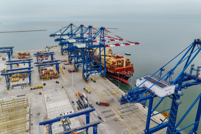 Baltic Hub: pierwszy oceaniczny kontenerowiec w terminalu T3-GospodarkaMorska.pl