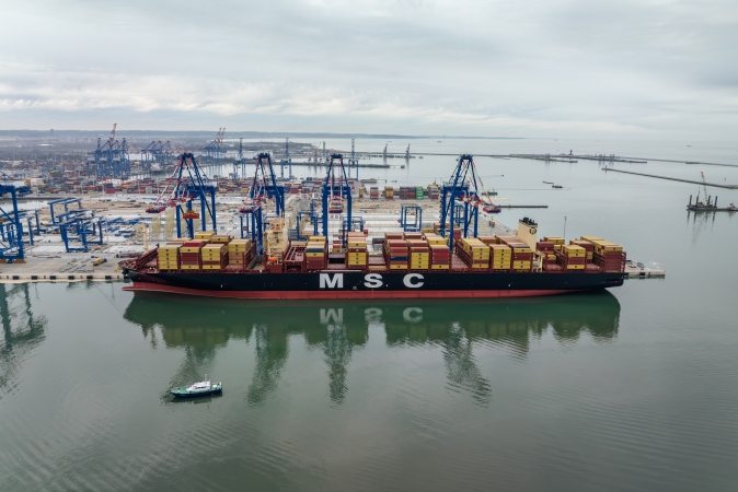 Baltic Hub: pierwszy oceaniczny kontenerowiec w terminalu T3-GospodarkaMorska.pl
