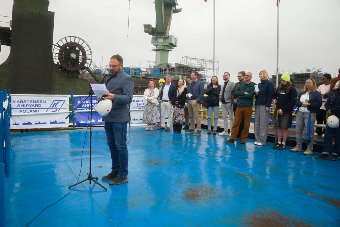 Kolejne wodowanie z pochylni w gdańskiej stoczni Karstensen z udziałem publiczności-GospodarkaMorska.pl