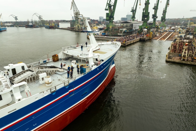 Kolejne wodowanie z pochylni w gdańskiej stoczni Karstensen z udziałem publiczności-GospodarkaMorska.pl