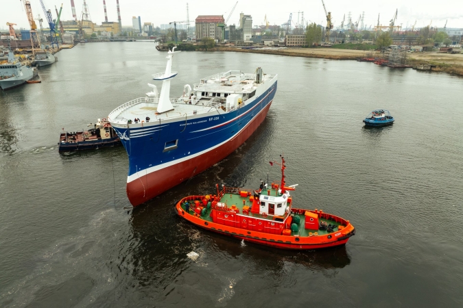 Kolejne wodowanie z pochylni w gdańskiej stoczni Karstensen z udziałem publiczności-GospodarkaMorska.pl