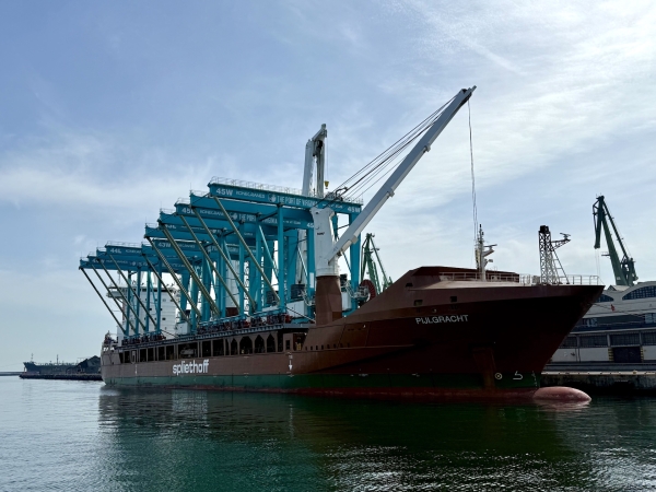 Spektakularna dostawa z Portu Gdynia – suwnice Konecranes płyną do USA-GospodarkaMorska.pl