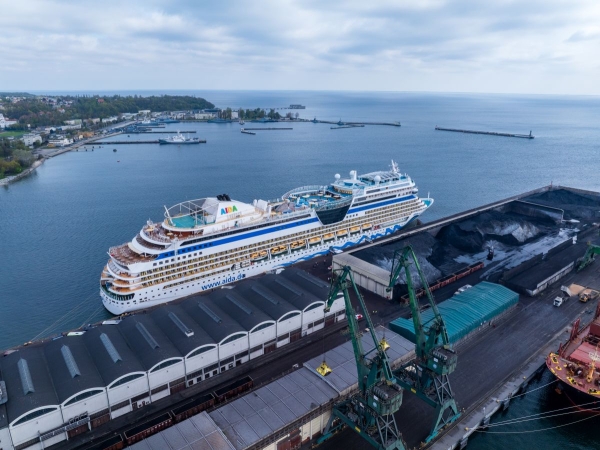 Pierwszy wycieczkowiec sezonu zawinął do Portu Gdynia-GospodarkaMorska.pl