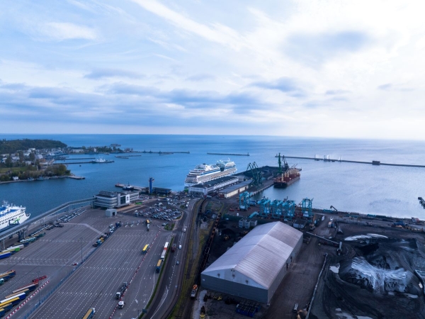 Pierwszy wycieczkowiec sezonu zawinął do Portu Gdynia-GospodarkaMorska.pl