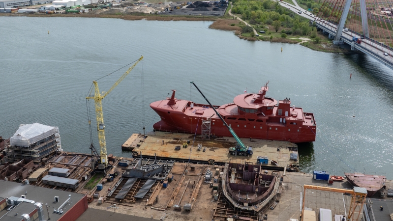 Austral Odyssey wyruszył w rejs z Gdańska – kadłub długolinowca w drodze do Norwegii-GospodarkaMorska.pl