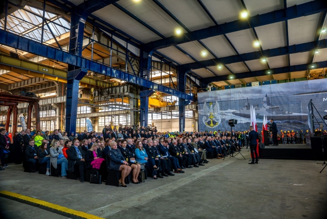 Burza w polskiej stoczni. Ruszyła budowa drugiej fregaty programu „Miecznik”-GospodarkaMorska.pl