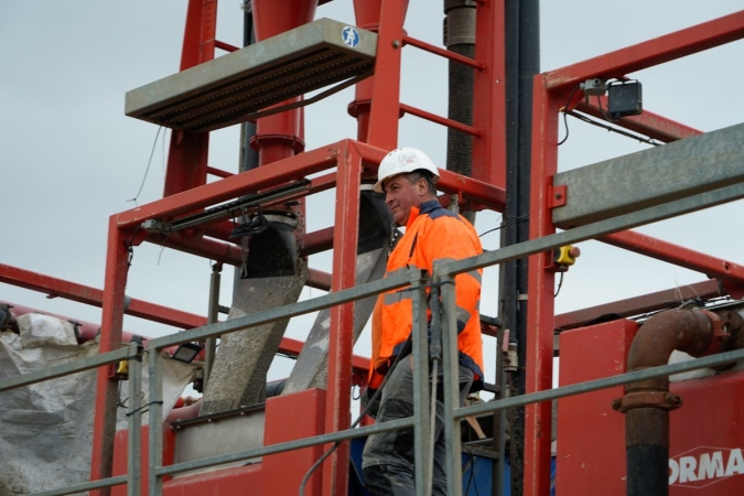 Projekt FSRU: Gaz-System pokazuje przewiert pod Wisłą-GospodarkaMorska.pl