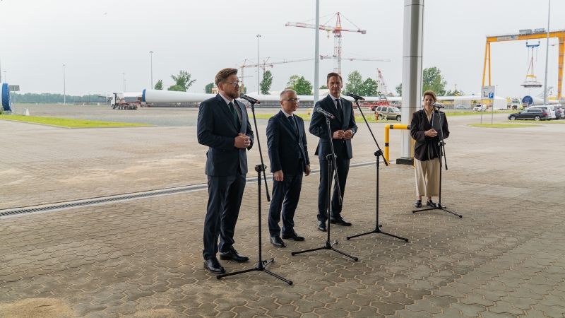 W Świnoujściu przeładowywane będą fundamenty dla BC-Wind-GospodarkaMorska.pl