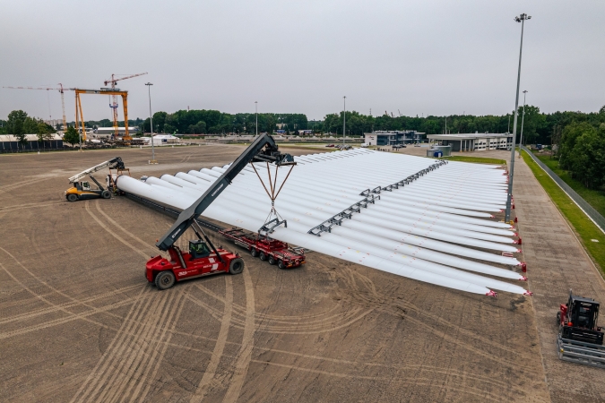 W Świnoujściu przeładowywane będą fundamenty dla BC-Wind-GospodarkaMorska.pl