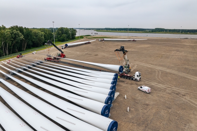 W Świnoujściu przeładowywane będą fundamenty dla BC-Wind-GospodarkaMorska.pl