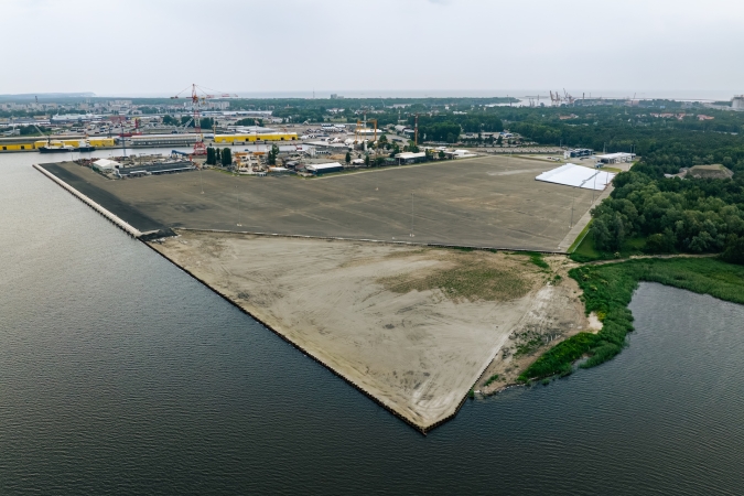 W Świnoujściu przeładowywane będą fundamenty dla BC-Wind-GospodarkaMorska.pl
