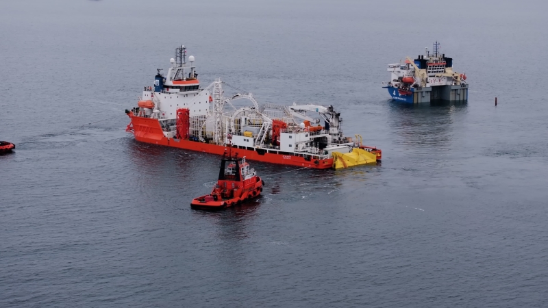 Nietypowy transport kablowca do polskiej stoczni-GospodarkaMorska.pl