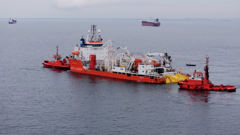 Nietypowy transport kablowca do polskiej stoczni-GospodarkaMorska.pl