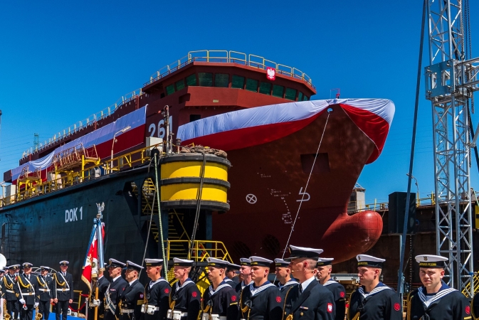 Pierwszy „Delfin” już na wodzie. Remontowa Shipbuilding prezentuje pierwszy okręt SIGINT dla Marynarki Wojennej-GospodarkaMorska.pl