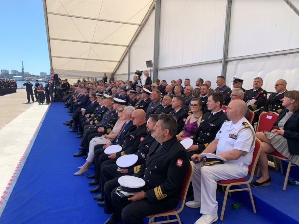 Pierwszy „Delfin” już na wodzie. Remontowa Shipbuilding prezentuje pierwszy okręt SIGINT dla Marynarki Wojennej-GospodarkaMorska.pl