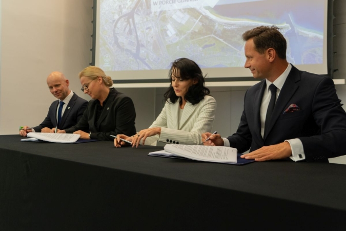 Dwa strategiczne projekty w Porcie Gdańsk wchodzą w fazę realizacji - przebudowa Nabrzeża Wiślanego i budowa terminalu Agro-GospodarkaMorska.pl