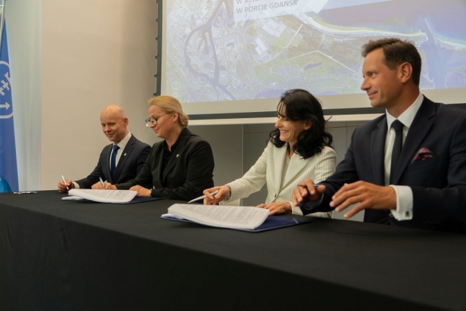 Dwa strategiczne projekty w Porcie Gdańsk wchodzą w fazę realizacji - przebudowa Nabrzeża Wiślanego i budowa terminalu Agro-GospodarkaMorska.pl